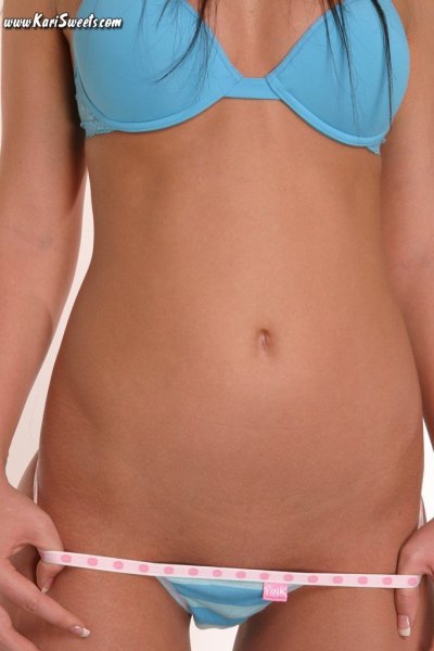 Kari Sweets skinny stomach